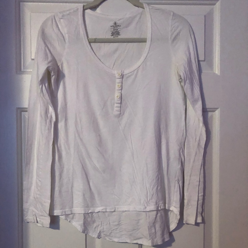 White t-shirt